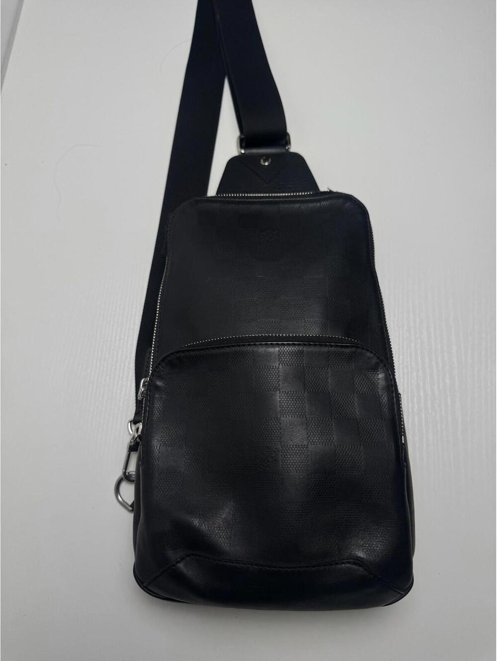 Louis Vuitton Avenue Sling Bag Damier Leather Onyx Flaw